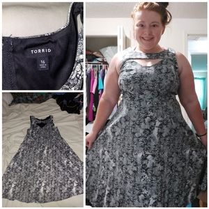Torrid Size 16 Gray, Black and White Floral Dress